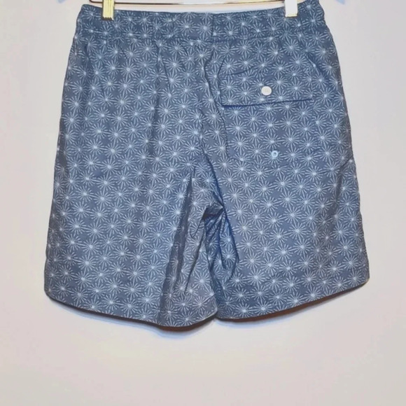 Rails Kian Bora Bora Burst Swim Trunks Mns Small Blue White NWT #0018 - Picture 2 of 7